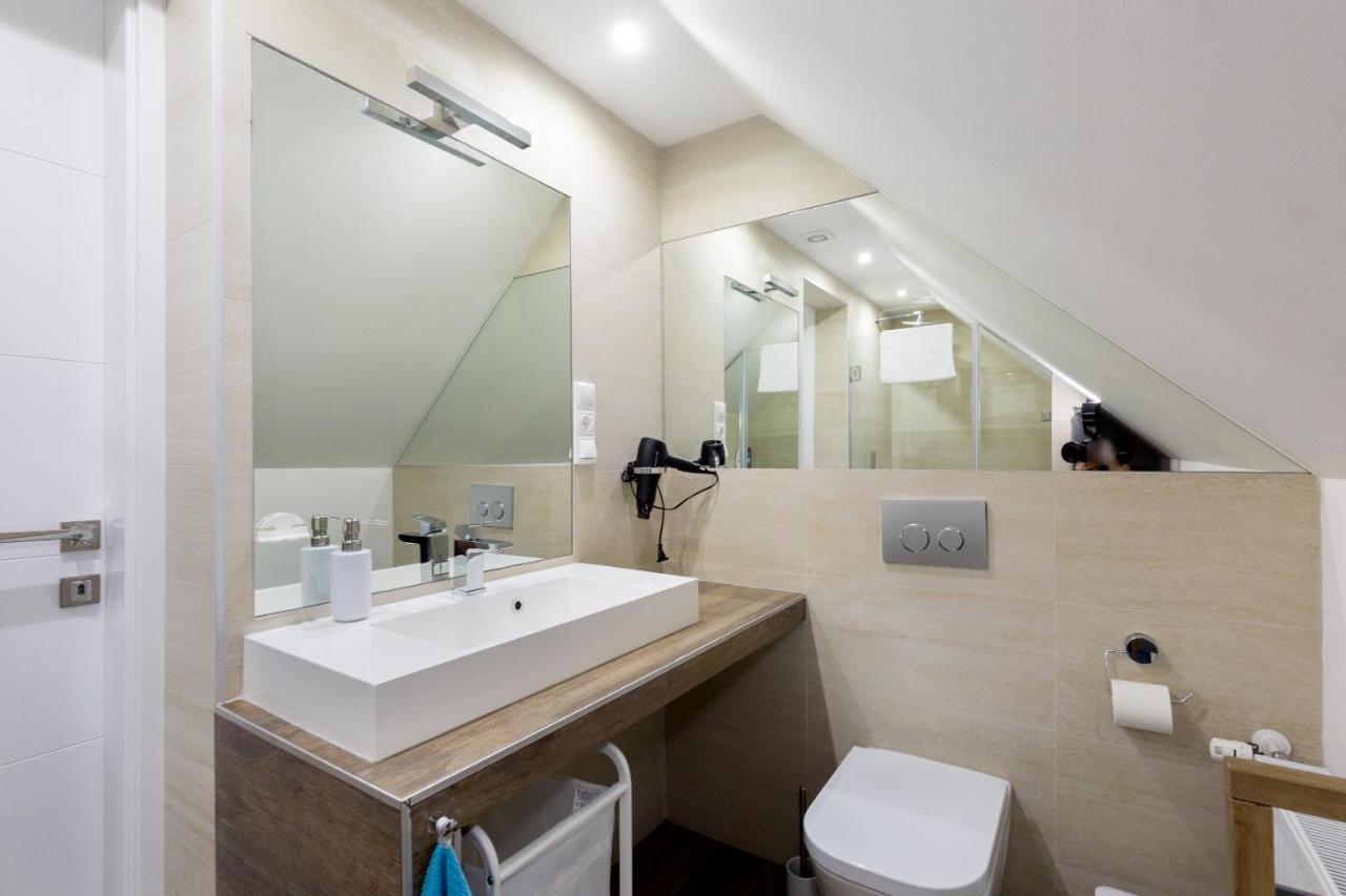 Budapest Central Square 2 Bedrooms Suite - Michaelides Voeroesmarty Square Residences المظهر الخارجي الصورة